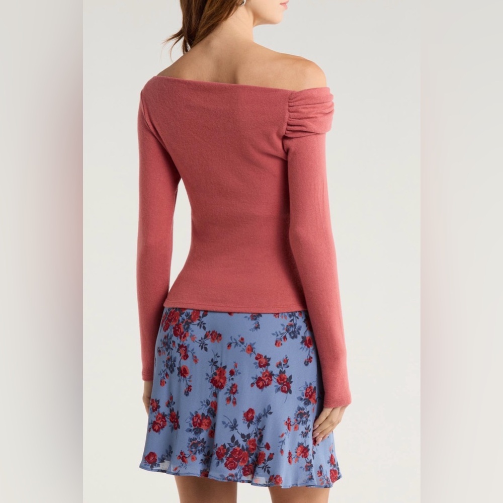 Reformation One-Shoulder Sweater in Rosewood - Picture 7 of 13